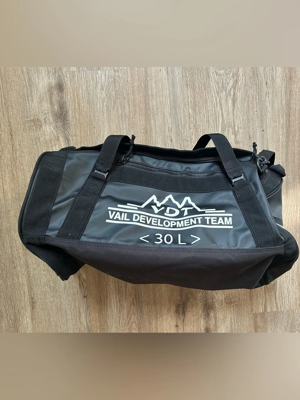 Helly Hansen Duffle Bag 30L, converts to backpack. Waterproof, soft, material